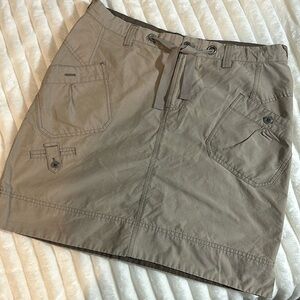Columbia Brown skirt with front and back pockets